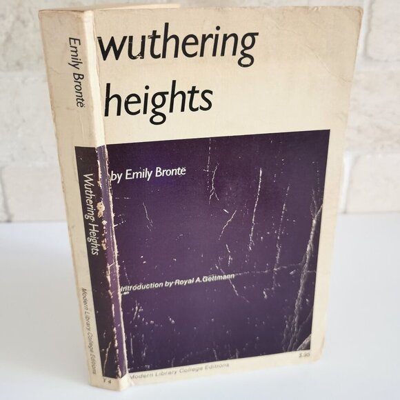 Wuthering Heights by Emily Bronte Paperback Vintage Classic Fiction Gothic - Picture 1 of 9
